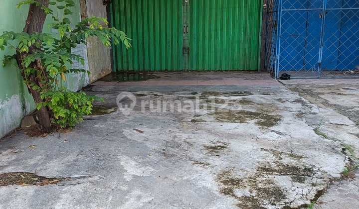 Shop House on Jalan Merdeka Cimone Tangerang, Facing the Main Road, Strategic Location Shop House on Jalan Merdeka Cimone Tangerang, Facing the Main Road, Strategic Location