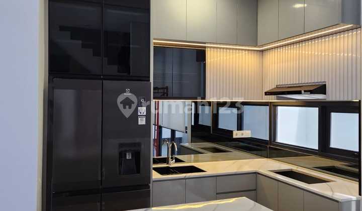 Luxurious House in BSD Greenwich Park Cluster Aether 2