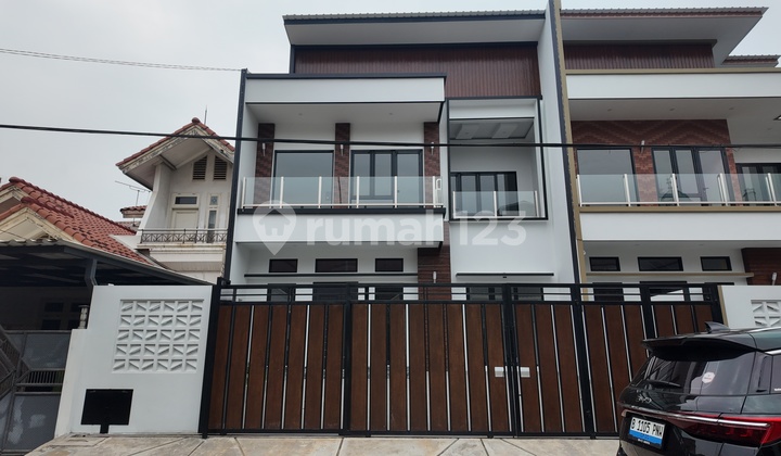 Brand New House in Nusa Loka BSD