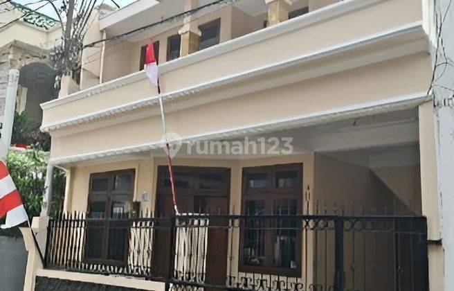 Rumah Bagus 2 Lantai Di Menteng Dalam Tebet Jakarta Selatan Bisa Nego  1