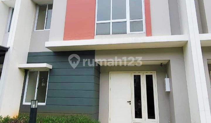 Ready-to-Occupy House In Agnesi Symphonia Summarecon Gading