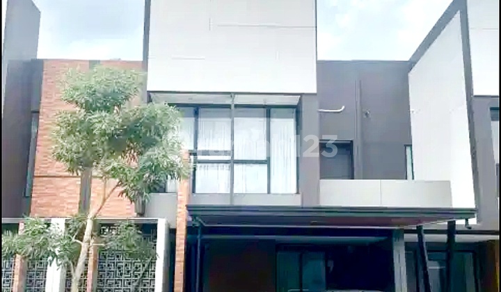 Beautiful Furnished House in Suvarna Sutera Tangerang