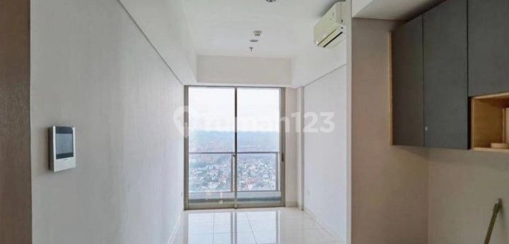 Apartment 3 BR Semi Furnished Taman Anggrek Residence Jakarta Barat 