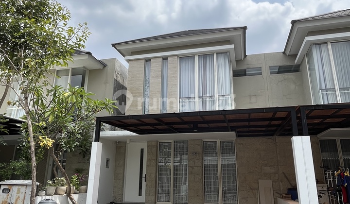 For Sale Furnished Greenlake Citraland Nice House HGB in Wiyung For Sale Furnished Greenlake Citraland Nice House HGB in Wiyung
