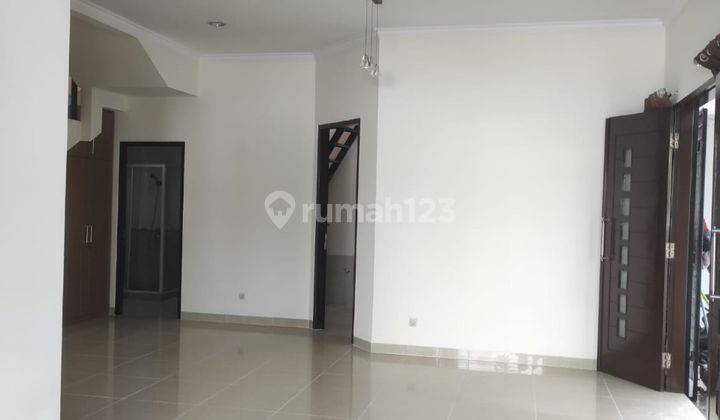 Rumah Di Semanan Jakarta Barat Luas 12x15 2 Lantai Semi Furnished 2