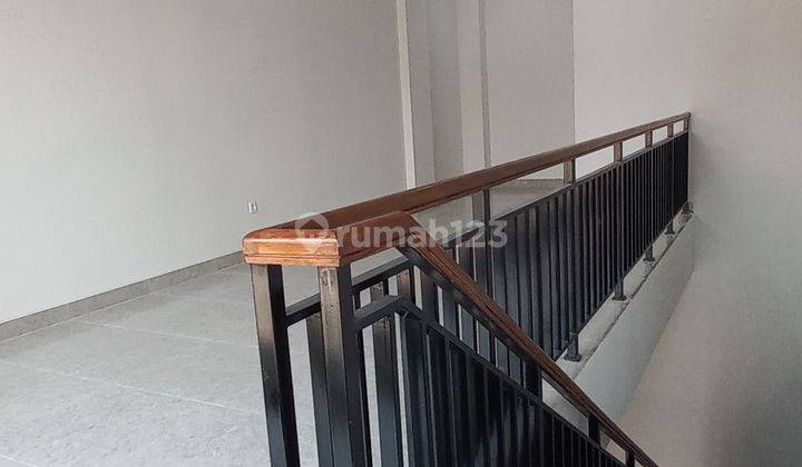 Ruko Bagus 3 Lantai Di Bsd Tangerang, Luas 4x9m, Sebelah Atmajaya 2