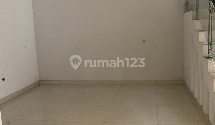Rumah 2 Lantai Bagus di Permata Buana, Jakarta Barat, Ukuran 8x18 6