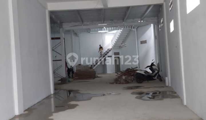 Gudang di Kembangan Jakarta Barat, Luas 956m, Shm, Bebas Banjir 2