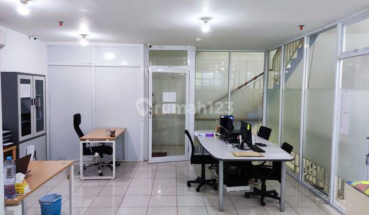 Ruko 3 Lantai di Meruya Jakarta Barat,luas 220m,harga 100jt tahun 5