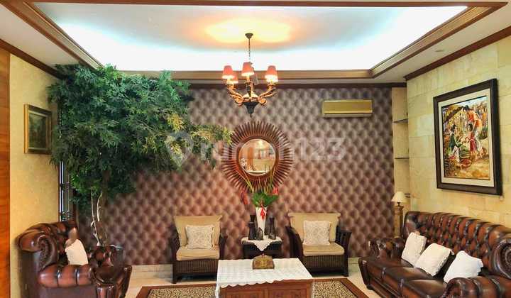 Rumah di Kebayoran Lama Jakarta Selatan, Full Furnish, Shm, 15.5m 5
