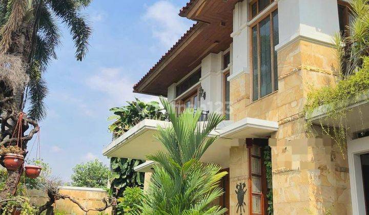 Rumah di Kebayoran Lama Jakarta Selatan, Full Furnish, Shm, 15.5m 9