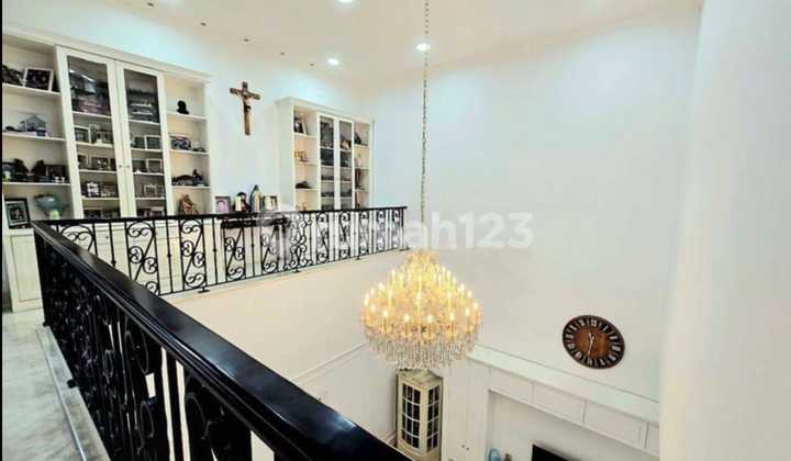 Rumah Mewah di Alam Sutera, Luas 300M² Full Furnish, SHM