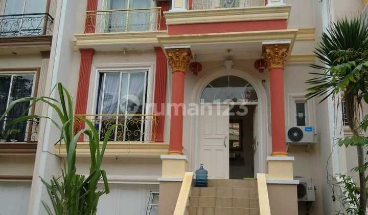 Nice House in Pantai Indah Kapuk, Land Area 140M² Nice House in Pantai Indah Kapuk, Land Area 140M²