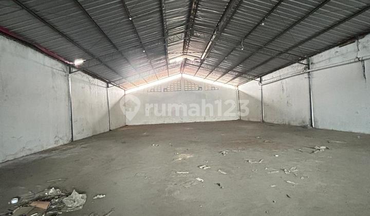 Warehouse in Miami Kayu Besar Kalideres, Area 537m² 2 floors, Office, Elevator