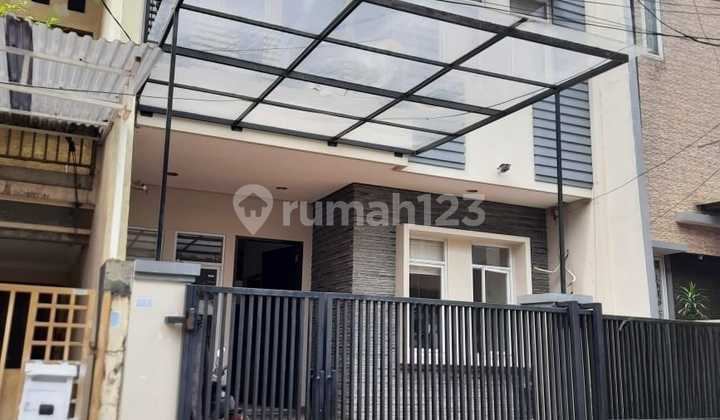 Rumah Minimalis Di Taman Ratu Jakbar, Luas 7x18, 3 Lt Siap Huni