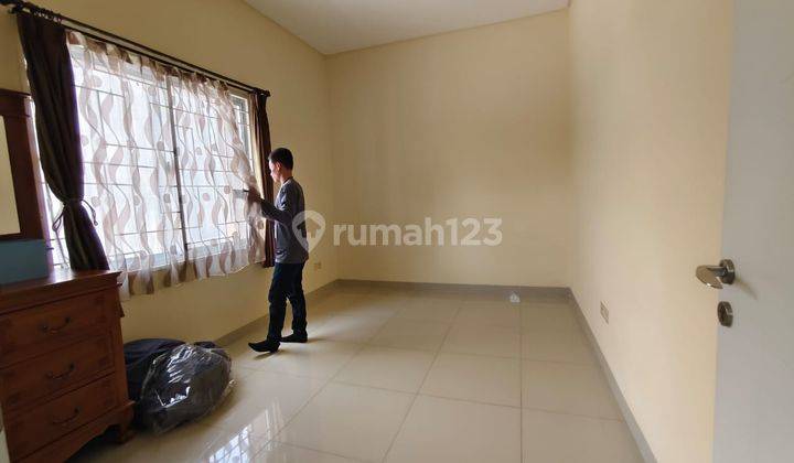 Rumah Di Green Lake City, Luas 12x18, 2 Lantai, Posisi Hoek, Shm 2