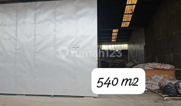 Warehouse in Daan Mogot Semanan, West Jakarta, Area 1,163m2, Strategic Location.