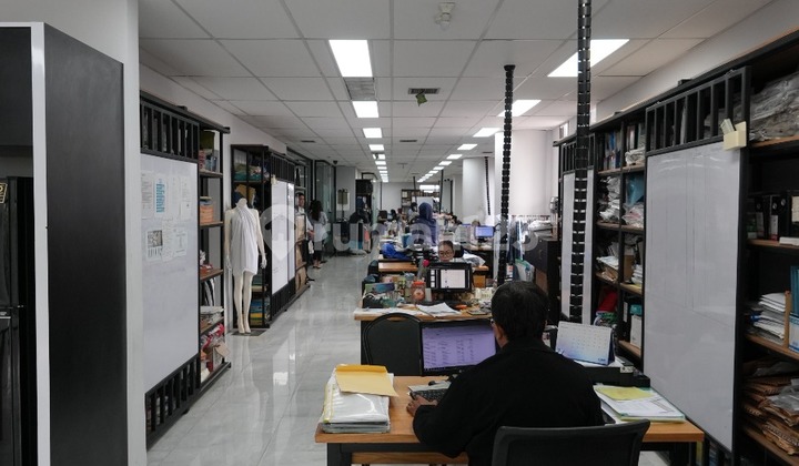 Gedung Kantor di Jalan Panjang Jakbar, LT 780M²