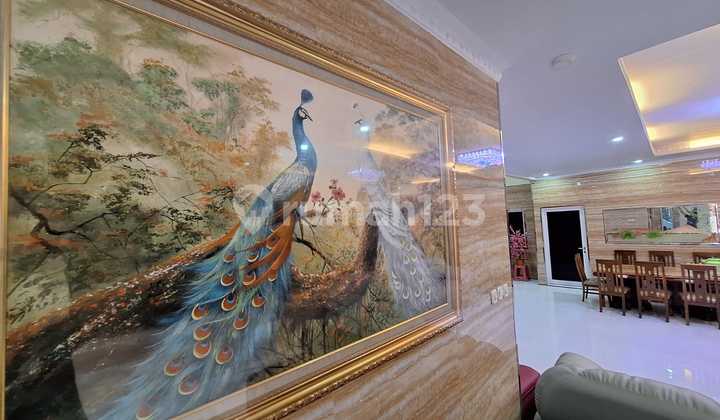 Luxury Home in Taman Royal 1 Residential Area, Cipondoh. Land Size 12x22m. 2 Floors. Full Marble. 4.9m Negotiable. 2