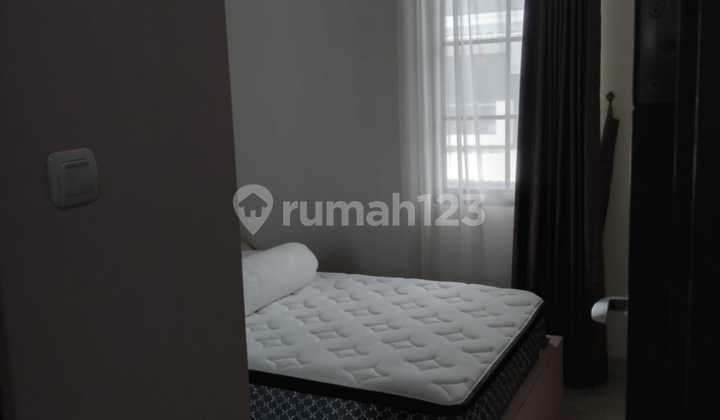 Rumah Bagus Furnish di Komplek Green Lake City, Jl. Green Lake City, Petir, Cipondoh, Kota Tangerang, Banten.. 8X15m Hoek.. 2 Lantai. Furnish .. 150Jt/Th.. Unit Ready