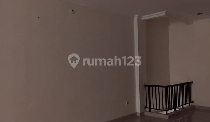 Ruko Greenlake City. Facing Boulevard.. Busy.. Very Strategic. Culinary Area. Unit Ready. 160 Million/Year. 2