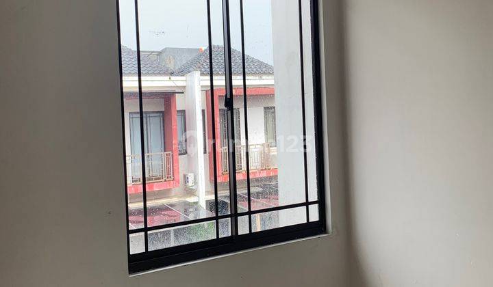  Rumah Bagus Semi Furnish, Shm, @ Green Lake City, Cipondoh.. Ukuran 6x18m, Full Renov 2 Lantai.. Keamanan 24 Jam, Ada Kitchen Set, Bathtub, Unit Ready.. Harga 3,5m 2