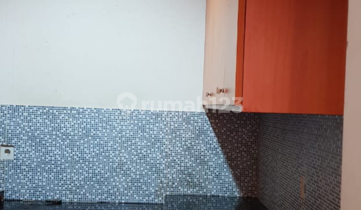 Nice House in the Favorite Cluster of Greenlake City. Size 6x18m. 2 Floors. Full Building Renovation. Includes Kitchen Set. shm. 3M Negotiable. 2