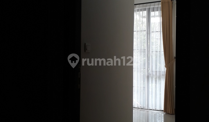 Rumah 2 Lantai Di Green Village Pinang Cipondoh Tangerang 2