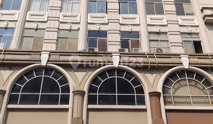 3.5 Story Shop House in Green Lake City, Cipondoh, Tangerang