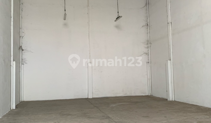 Warehouse in Green Sedayu Bizpark Warehouse Complex, Kalideres, West Jakarta City. Size 9x20m. 175 million/year. Ready Mid Dec 2025. Warehouse in Green Sedayu Bizpark Warehouse Complex, Kalideres, West Jakarta City. Size 9x20m. 175 million/year. Ready Mid Dec 2025.