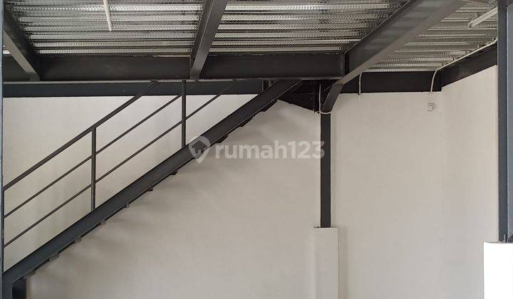Gudang Angkasa Airport City. Luas Tanah 10x30m. Luas Bangunan 200m2. Ada Dak. 150jt/tahun 2