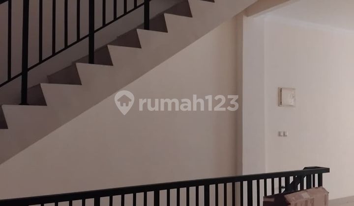 Shop House Facing Boulevard in Green Lake City Complex, Jl. Green Lake City, Petir, Cipondoh. Strategic Location. Facing Main Road. 115 Million/Year Net !! Shop House Facing Boulevard in Green Lake City Complex, Jl. Green Lake City, Petir, Cipondoh. Strategic Location. Facing Main Road. 115 Million/Year Net !!