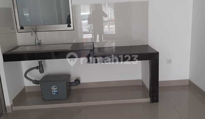 Rumah Bagus di Pik 2, Jl. Laksamana Yos Sudarso, Dadap, Kosambi, Tangerang.. Uk 6X12.5m. 2 Lantai..Shm, 2