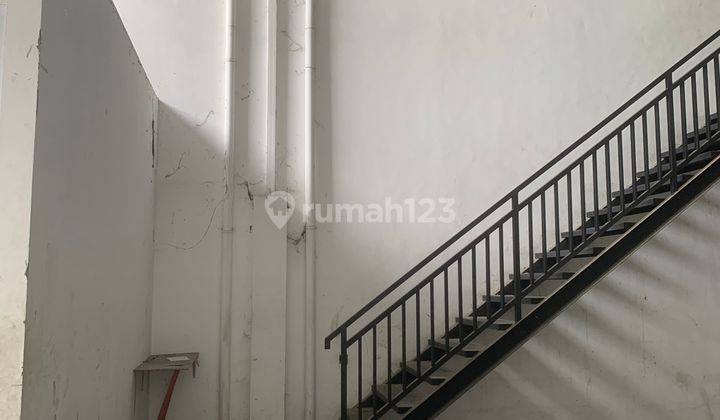 Gudang Di Bizpark Daan Mogot, Jl Raya Daan Mogot Km 18, Jakarta Barat, 9x24m. Ada Sekat Kantor. Gudang 2 Lantai. 200jt/tahun Nego !! 2