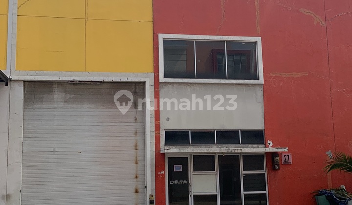 Bizpark Daan Mogot Warehouse. Size 12x42m. 360M/year Negotiable. With Rack. 24-Hour Security. Strategic Location.