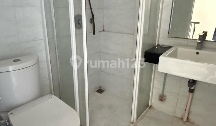 Rumah Bagus di Komplek Green Lake City, Jl. Green Lake City, Petir, Cipondoh, Kota Tangerang.. Uk 4X15m. 2 Lantai. Cluster Favorite. 50Jt/Th 2