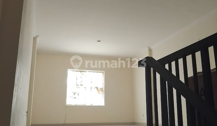 Ruko Di Komplek Green Lake City, Jl. Green Lake City, Petir, Cipondoh, Kota Tangerang.. Cocok Untuk Kantor. 3.5 Lantai.rapi.. 110jt/th . Unit Ready