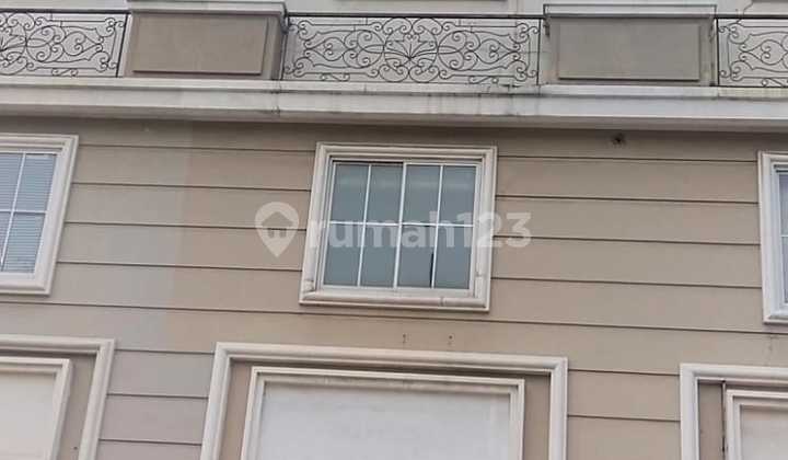 Ruko Di Green Lake City, Jl. Green Lake City, Petir, Cipondoh, Kota Tangerang, Banten.. 3.5 Lantai. Cocok Untuk Kantor.. 115jt/th