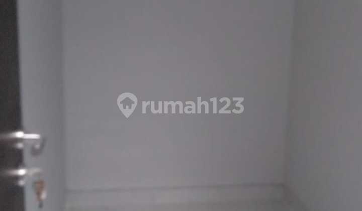 Nice House in Pik 2, Jl. Laksamana Yos Sudarso, Dadap, Kosambi, Tangerang, Banten.. Size 8x15m. Brand New. 5 AC Units !! 140M/Year 2