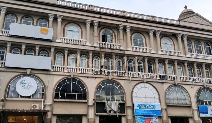 Ruko Hadap Boulevard Di Green Lake City Cipondoh Tangerang