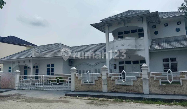 For Rent: 2-Story Ready-to-Live-in House Near Soekarno Hatta Road