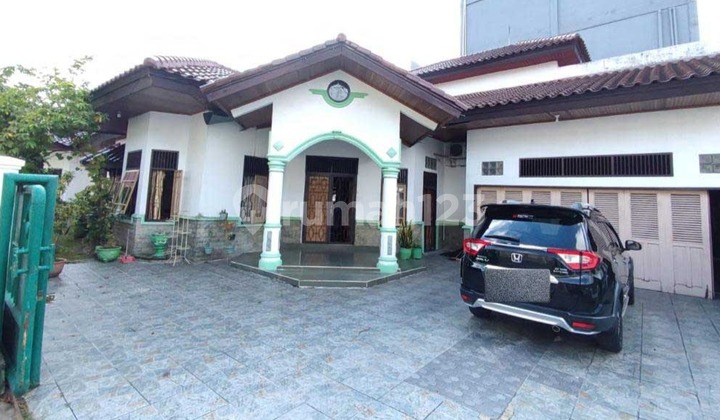 Dijual Rumah 2 Lantai Dekat Kantor Gubernur, Pekanbaru Dijual Rumah 2 Lantai Dekat Kantor Gubernur, Pekanbaru