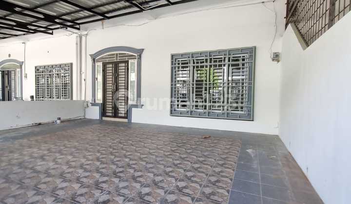 For Sale 2.5-Storey Luxury House in Tenayan Raya, Pekanbaru 2
