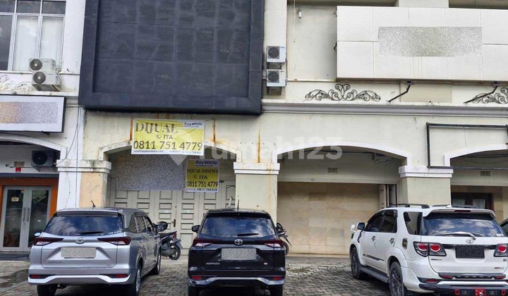 For Rent 3-Story Shophouse on Jl. Jend. Sudirman Pku For Rent 3-Story Shophouse on Jl. Jend. Sudirman Pku