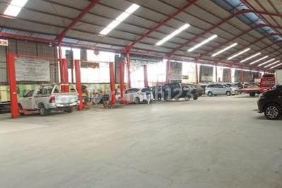 Dijual Showroom di Jalan SM. Amin