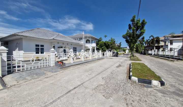 For Rent: Mess and Office in a Strategic Location Near Jl. Soekarno Hatta For Rent: Mess and Office in a Strategic Location Near Jl. Soekarno Hatta