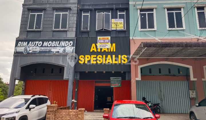 For Sale Fast 3-Story Shop House Ready to Occupy Near Jalan Parit Indah