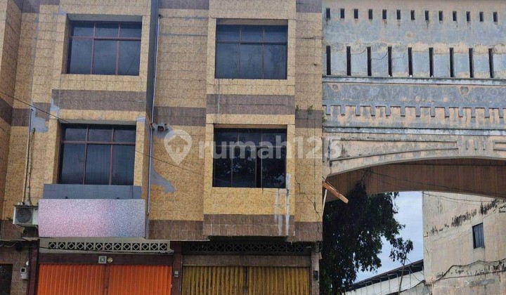 For Rent: Shop House on Jalan Tuanku Tambusai Ujung 2