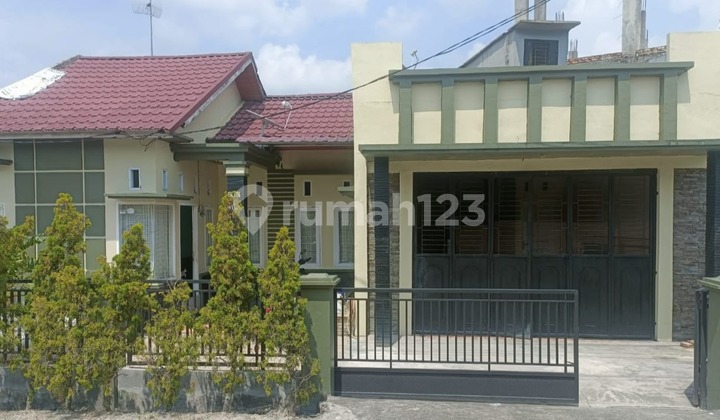 For Sale Ready-to-Occupy House Near Soekarno Hatta Road. 2