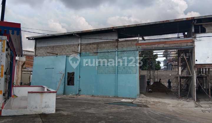 Strategic Warehouse under renovation, strategic location, South Jakarta